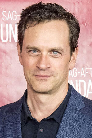 Tom Everett Scott Biography | Fandango